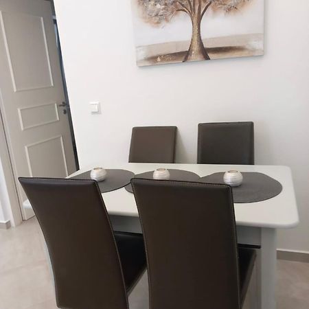 Apartment In The Centre For 4 People Naxos City Bagian luar foto