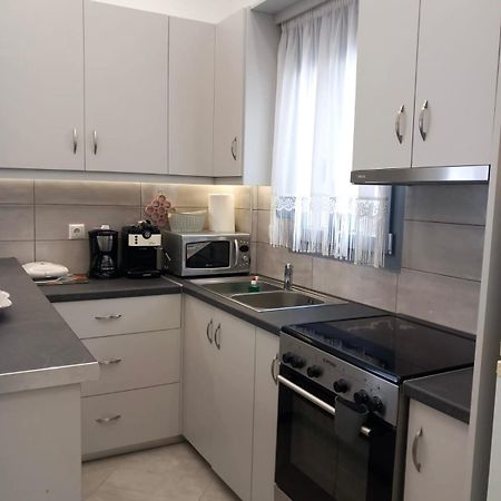Apartment In The Centre For 4 People Naxos City Bagian luar foto