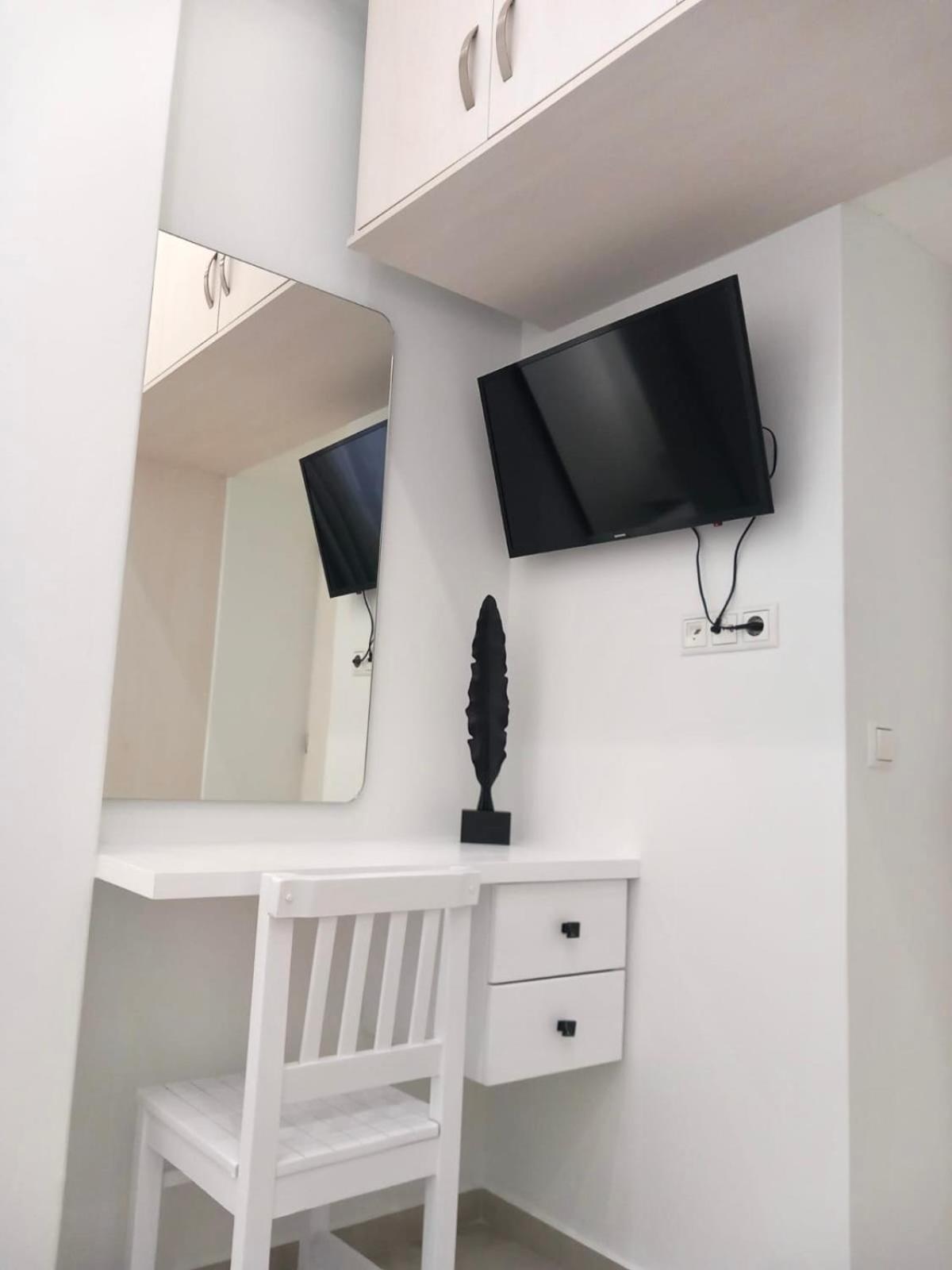 Apartment In The Centre For 4 People Naxos City Bagian luar foto