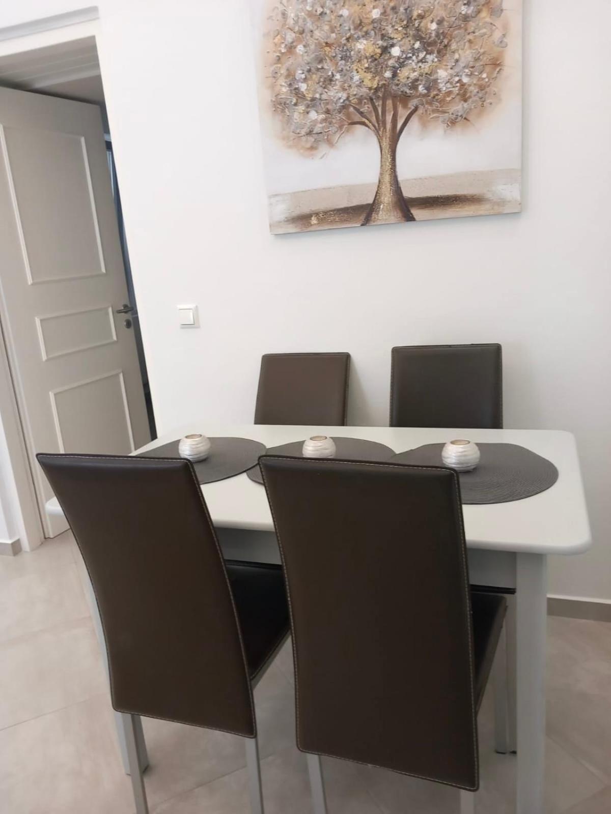 Apartment In The Centre For 4 People Naxos City Bagian luar foto