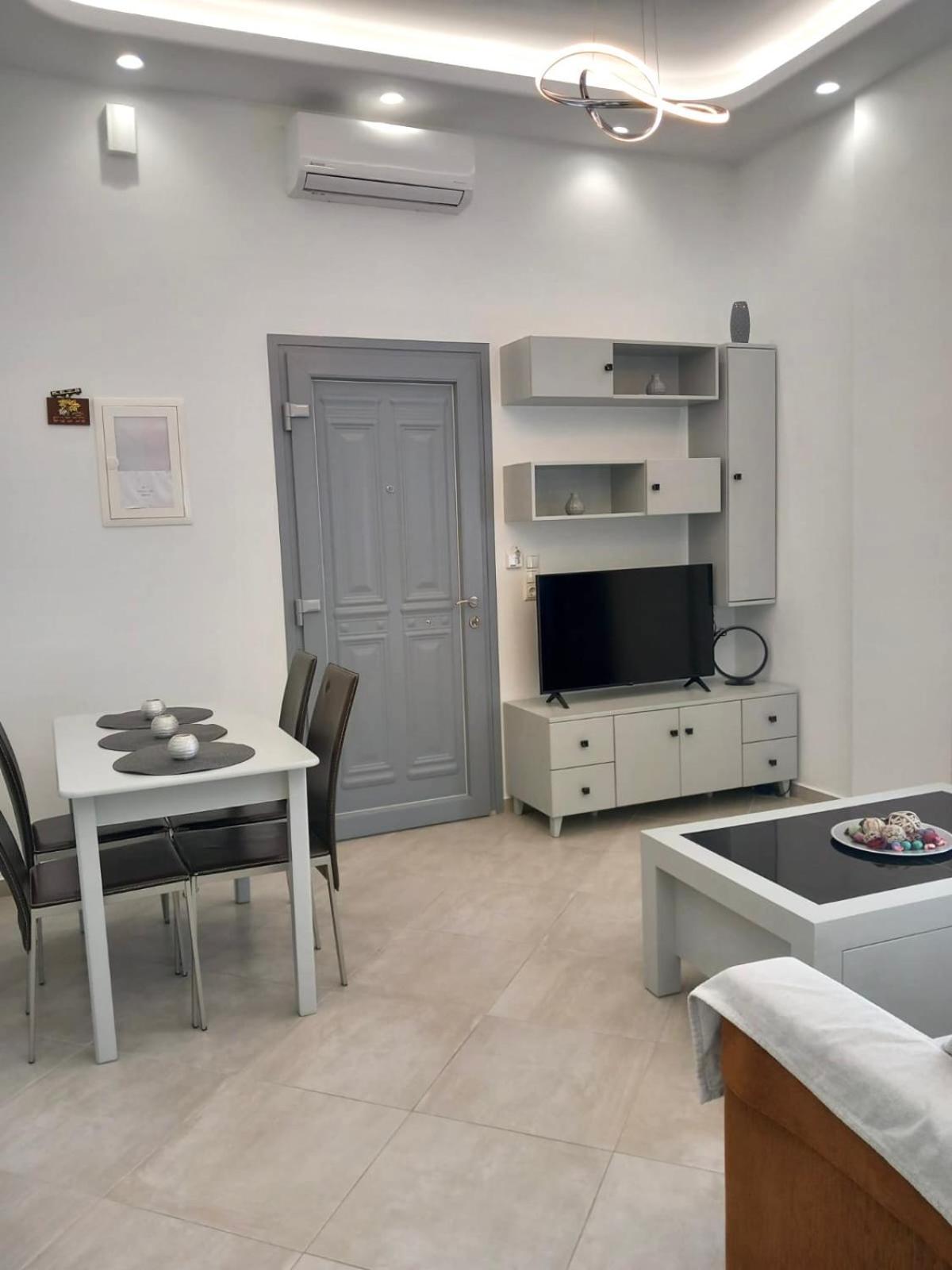 Apartment In The Centre For 4 People Naxos City Bagian luar foto