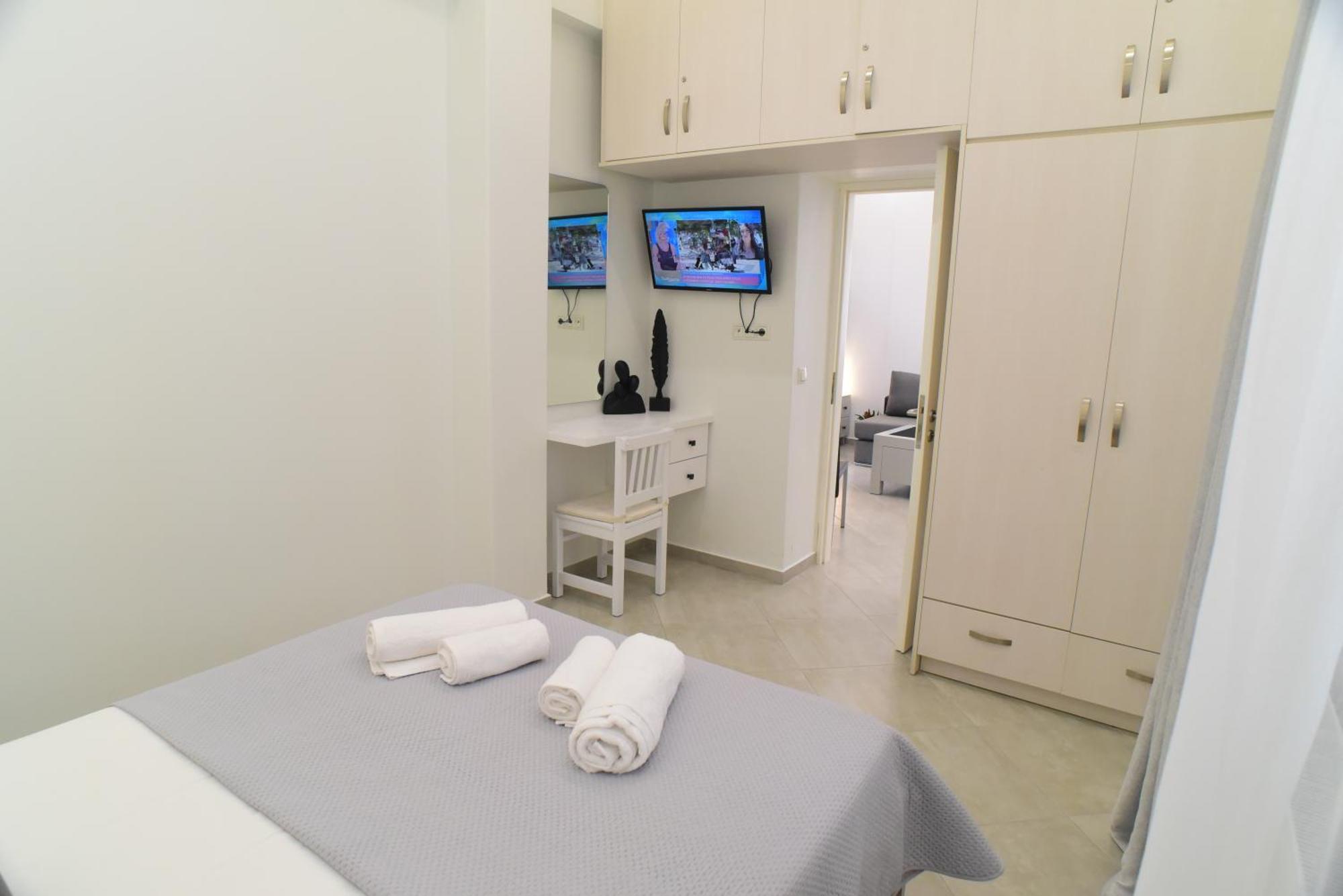 Apartment In The Centre For 4 People Naxos City Bagian luar foto